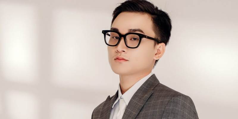 CEO Lâm Phong | Nhà Lãnh Đạo Tài Ba Của 98Win 4 Tiểu sử CEO Lâm Phong